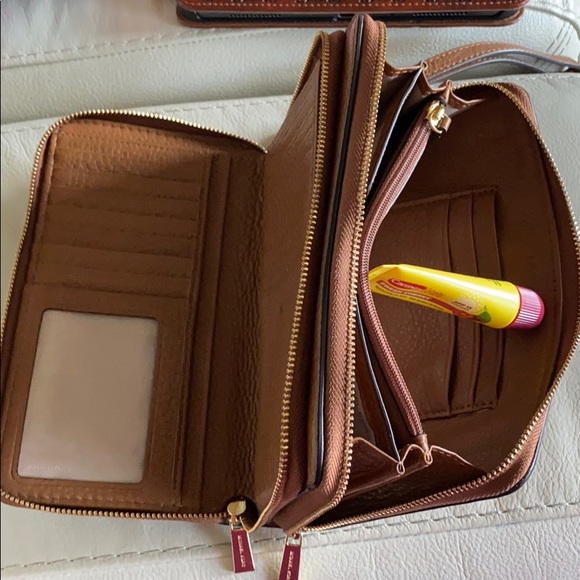 Wallet - Picture 2 of 7